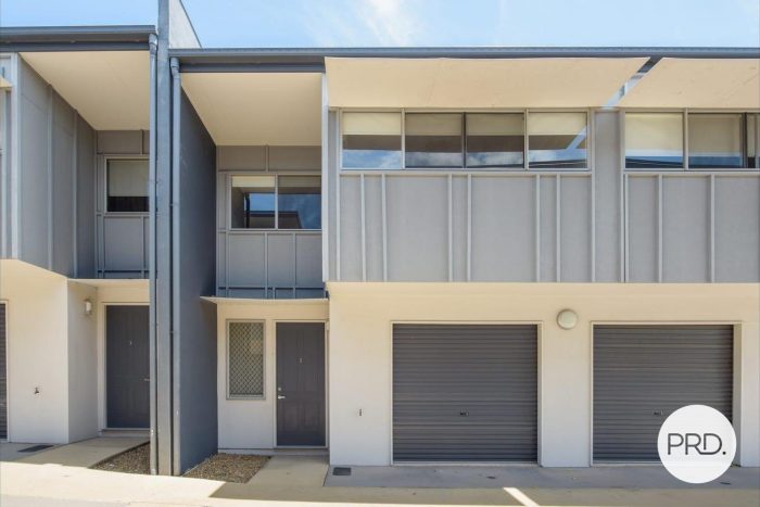 Unit 2/26 Rossella St, West Gladstone QLD 4680, Australia