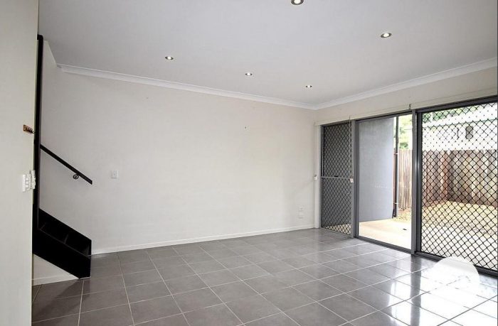Unit 2/26 Rossella St, West Gladstone QLD 4680, Australia