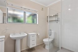 8A Williams Terrace, Fitzherbert, Palmerston North, Manawatu / Whanganui, 4410, New Zealand
