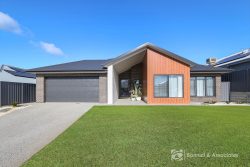 161 Hillford Cct, Thurgoona NSW 2640, Australia