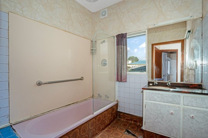 18 Woburn Road, Northland, Wellington, 6012, New Zealand