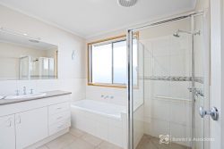 48 Golflinks Ave, West Wodonga VIC 3690, Australia