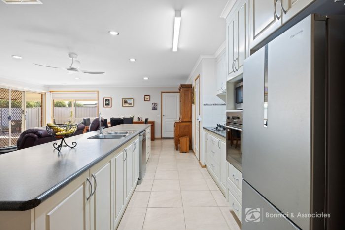 48 Golflinks Ave, West Wodonga VIC 3690, Australia