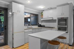 29 Howard St, Seville VIC 3139, Australia