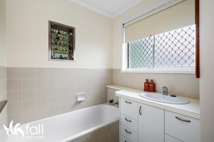 Unit 2/25A Elphinstone Rd, Mount Stuart TAS 7000, Australia