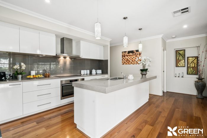 5 Autumn Glen, Dawesville WA 6211, Australia