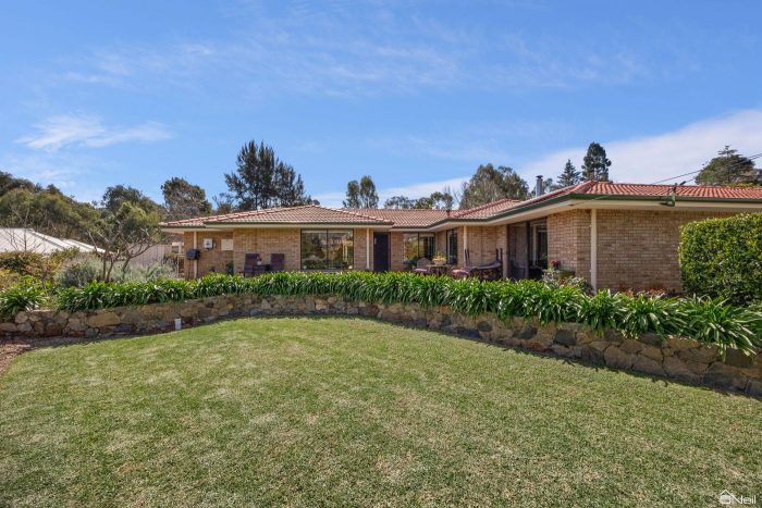 687 Brookton Hwy, Roleystone WA 6111, Australia