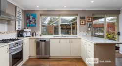 10 Buckland Way, Australind WA 6233, Australia