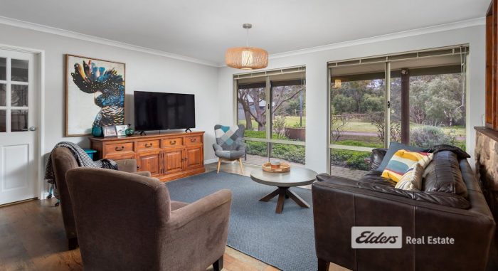 10 Buckland Way, Australind WA 6233, Australia