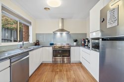 25 Chipperfield Cct, Gordon ACT 2906, Australia