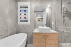 169 Belvedere Dr, Spring Mountain QLD 4300, Australia