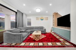 169 Belvedere Dr, Spring Mountain QLD 4300, Australia