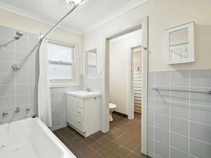 6 Emma St, Cygnet TAS 7112, Australia