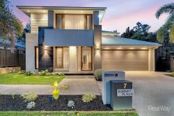 7 Sunset Pl, Springfield Lakes QLD 4300, Australia