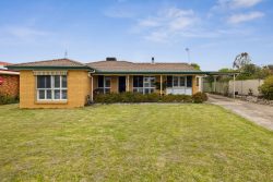 6 Gibson Ave, Harden NSW 2587, Australia