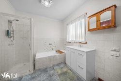 17 Hoffman St, Midway Point TAS 7171, Australia