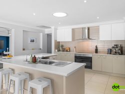 26 Illawong Rd, Summerland Point NSW 2259, Australia