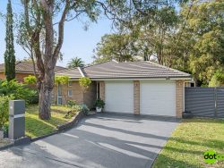 7 Inderan Ave, Lake Haven NSW 2263, Australia