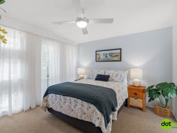 7 Inderan Ave, Lake Haven NSW 2263, Australia