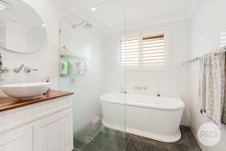 25 Jill St, South Tamworth NSW 2340, Australia