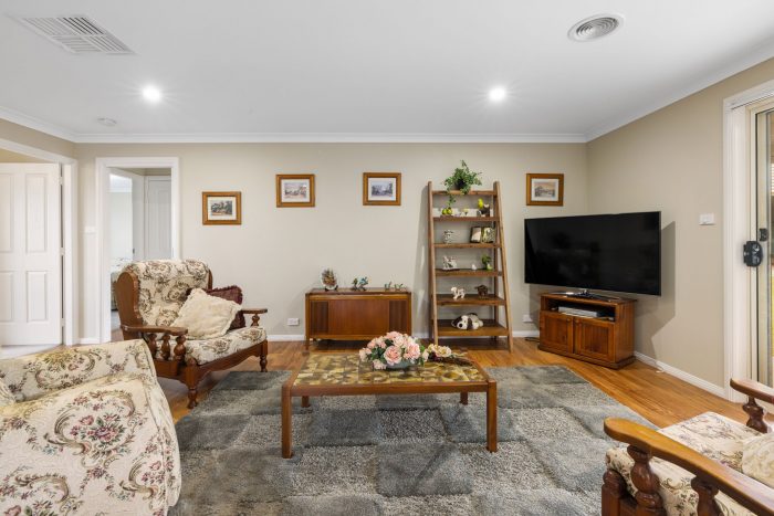 17 Jordan Pl, Young NSW 2594, Australia