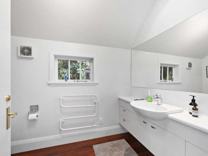 14 Homewood Avenue, Karori, Wellington, 6012, New Zealand