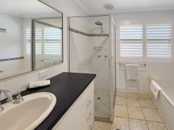 8 Kerfoot Cl, Tannum Sands QLD 4680, Australia