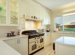 2 Kestrel Dr, Highfields QLD 4352, Australia