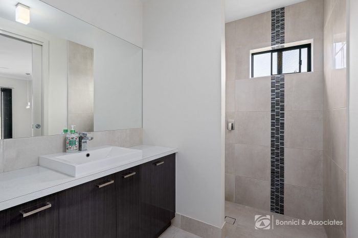 2 Heilmann Pl, Leneva VIC 3691, Australia