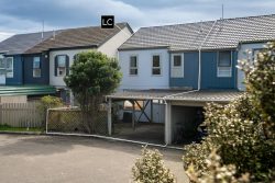 11 Hollydale Grove, Churton Park, Wellington, 6037, New Zealand