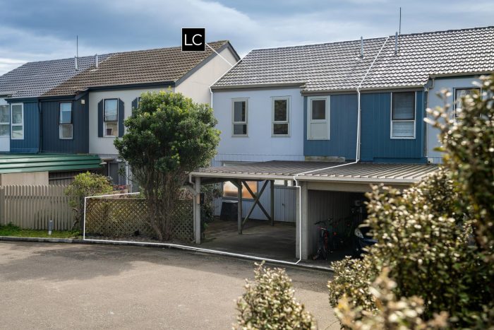 11 Hollydale Grove, Churton Park, Wellington, 6037, New Zealand
