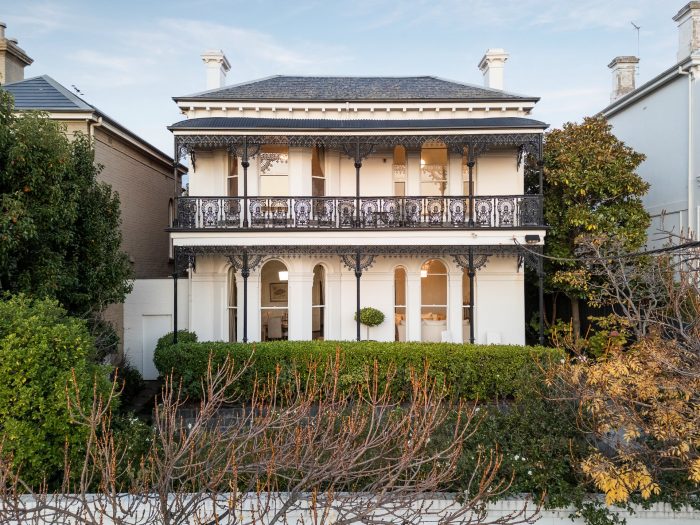 20 Mathoura Rd, Toorak VIC 3142, Australia
