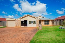 3 Merritt St, Highfields QLD 4352, Australia
