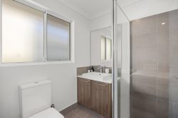 15 Abba Ln, South Guildford WA 6055, Australia