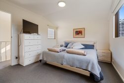 36 Pioneer Crescent, Helensburgh, Dunedin, Otago, 9010, New Zealand