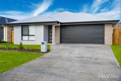 17 Darling Cct, Plainland QLD 4341, Australia