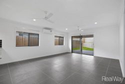 17 Darling Cct, Plainland QLD 4341, Australia