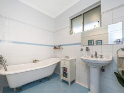 93 Golding St, Dianella WA 6059, Australia