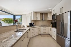 8A Tweeddale Rd, Applecross WA 6153, Australia