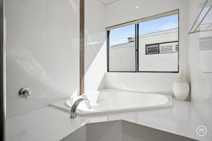 8A Tweeddale Rd, Applecross WA 6153, Australia