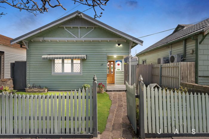 132 Queensville St, Kingsville VIC 3012, Australia