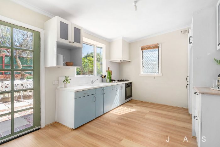 132 Queensville St, Kingsville VIC 3012, Australia