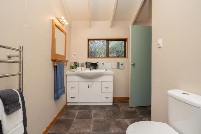 3 Rokewa Way, Paparangi, Wellington, 6037, New Zealand