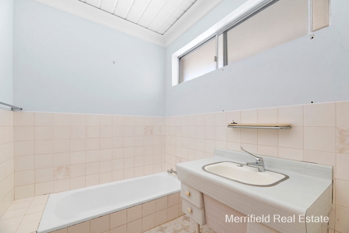 17 Swarbrick St, Emu Point WA 6330, Australia