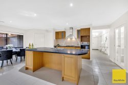 56 Thomas Carr Dr, Tarneit VIC 3029, Australia