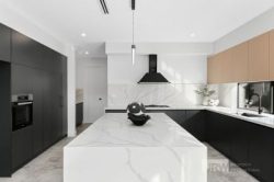 4 Lynne Ave, Wantirna South VIC 3152, Australia