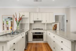 81A Sixth Ave, St Peters SA 5069, Australia