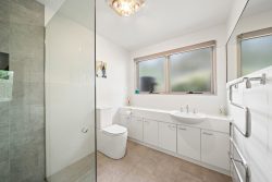 2 Abercrombie Cct, Banks ACT 2906, Australia