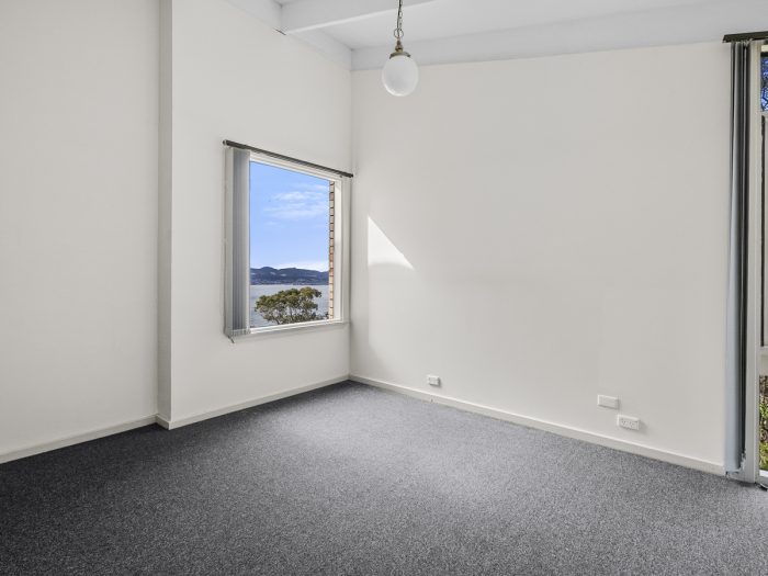 7 Acushla Ct, Sandy Bay TAS 7005, Australia