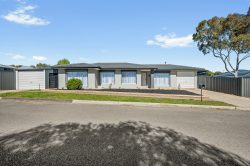 4 Angela St, Reynella SA 5161, Australia